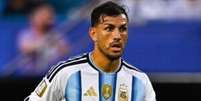Leandro Paredes é suspenso por 10 jogos por confusão na final da Copa do Mundo.  Foto: Divulgação / Argentina / Portal de Prefeitura
