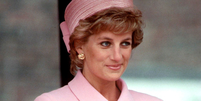 Converse se inspira em Lady Di para criar os t&ecirc;nis All Star na cor 'pink blush', que a eterna Princesa de Gales combinava com macac&atilde;o de sarja militar. Foto: Getty Images, Tim Graham / Purepeople