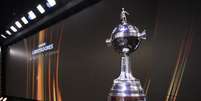 Ta&ccedil;a da Copa Libertadores  Foto: Reprodu&ccedil;&atilde;o/@LibertadoresBR via X / Estad&atilde;o