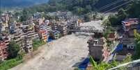 Enchente no Nepal provocou deslizamentos e deixou mortos Foto: Reprodução/X/@Benarasiyaa