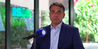 Fl&aacute;vio Bolsonaro (PL) foi entrevistado pelo programa Domingo Espetacular, da Record, neste domingo, 30  Foto: Reprodu&ccedil;&atilde;o/Record TV