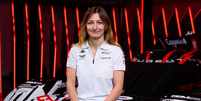 Doriane Pin em apresenta&ccedil;&atilde;o para a Peugeot Sport  Foto: Divulga&ccedil;&atilde;o / Team Peugeot TotalEnergies