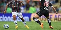 Galarza (#19) pelo Vasco, em cl&aacute;ssico contra o Fluminense (  Foto: Dean Mouhtaropoulos/Getty Images / Esporte News Mundo