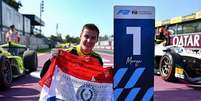 Joshua Durksen vence a Corrida Principal Foto: James Sutton / Formula 1
