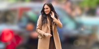 Antes eu achava que eram sapatos de av&oacute;, agora uso-os at&eacute; para trabalhar: este mule da Converse na cor 'caramelo salgado', modelo que surgiu na Fran&ccedil;a no s&eacute;culo XVI, substituiu meu t&ecirc;nis social. Foto: Getty Images / Purepeople