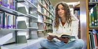 Dados das organizações ALA e PEN América indicam que a proibição de livros atingiu níveis sem precedentes nas escolas americanas, nos últimos três anos  Foto: Getty Images / BBC News Brasil