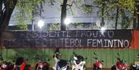 Faixa estendida a favor das Brabas do Corinthians &ndash;  Foto: Reprodu&ccedil;&atilde;o / Jogada10