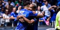 Kaio Jorge fechou a vit&oacute;ria da Raposa sobre o Furac&atilde;o, com um p&ecirc;nalti &ndash;  Foto: Gustavo Aleixo/Cruzeiro / Jogada10