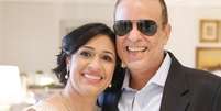 Valeska e Dudu ficaram 18 anos juntos e oficializaram a uni&atilde;o menos de 1 m&ecirc;s antes de o radialista morrer  Foto: Reprodu&ccedil;&atilde;o