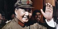 Mao Tsé-Tundo sorri e acena em 1969.  Foto: RFI