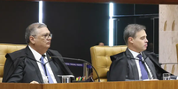 Os ministros Fl&aacute;vio Dino e Andr&eacute; Mendon&ccedil;a est&atilde;o &agrave; frente de decis&otilde;es opostas no STF  Foto: Luiz Silveira/STF