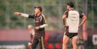 T&eacute;cnico Leonardo Jardim deve mudar o time ap&oacute;s vit&oacute;ria em Quito - Foto: Adriano Fontes / Flamengo / Jogada10