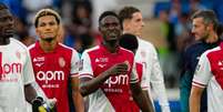 Filipe Lu&iacute;s observa seus jogadores em a&ccedil;&atilde;o diante do Strasbourg &ndash;  Foto: Divulga&ccedil;&atilde;o/M&ocirc;naco / Jogada10