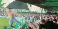 V&iacute;deo registra queda de torcedor do Coritiba - Foto: Reprodu&ccedil;&atilde;o / Jogada10
