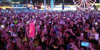 Fãs acompanharam o show do Stray Kids no Rock in Rio com os celulares em riste  Foto: Pedro Kirilos/Estadão / Estadão