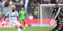 Gabigol, do Santos, desfalca a equipe no duelo contra o Cruzeiro. Foto: Nayra Halm/FotoArena/Alamy Live News