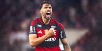 Pedro tentou marcar de peito no primeiro tempo, mas Hugo Souza evitou - Foto: Gilvan de Souza / Flamengo / Jogada10