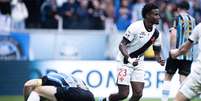 Thiago Mendes comemora o gol que abriu o caminho da virada &ndash;  Foto: Matheus Lima / Vasco / Jogada10