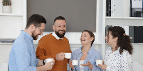 Com o consumo recorrente, empresas podem ajustar a estrutura conforme suas necessidades e manter o caf&eacute; dispon&iacute;vel durante toda a jornada de trabalho Foto: New Africa | Shutterstock / Portal EdiCase