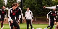 Atividade de prepara&ccedil;&atilde;o dos Reds antes de encarar o Tottenham - Foto: Divulga&ccedil;&atilde;o/Liverpool / Jogada10