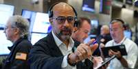 Operadores na bolsa de Nova York
8 de setembro de 2026.  REUTERS/Brendan McDermid  Foto: Reuters