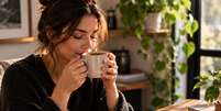Voc&ecirc; toma caf&eacute; depois do almo&ccedil;o? H&aacute;bito pode atrapalhar a absor&ccedil;&atilde;o de nutrientes  Foto: Simples Conteudo
