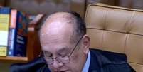 Gilmar Mendes aparece com curativo em sess&atilde;o do STF  Foto: Reprodu&ccedil;&atilde;o | TV Justi&ccedil;a