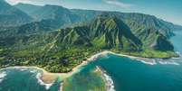 Ilha paradis&iacute;aca Foto: Karsten Winegeart (Unsplash) e Selah&acute;s Pig Sanctuary / Xataka