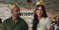 'Enquanto umas choram pelo ex...': Paolla Oliveira e Diogo Nogueira surgem juntos de novo em ação inédita; Coca-Cola e Burguer King reúnem ex-casal e vídeo agita famosos.  Foto: Divulgação, Burger King / Purepeople