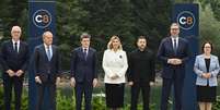Na sexta-feira (18), presidente ucraniano, Volodymyr Zelensky, participou de uma c&uacute;pula do C8 (Pol&ocirc;nia, Ucr&acirc;nia, Rom&ecirc;nia, S&eacute;rvia, Eslov&aacute;quia, Rep&uacute;blica Tcheca, &Aacute;ustria e Hungria), realizada em Ivano-Frankivsk, na Ucr&acirc;nica. (18/09/2026)  Foto: AFP - GENYA SAVILOV / RFI