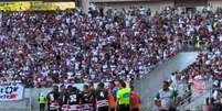 P&uacute;blico de quase 45 mil lotou a Arena Pernambuco para ver Santa Cruz x Floresta. E saiu feliz, Afinal o Santa fez 1 a 0 Foto: Reprodu&ccedil;&atilde;o Youtube&nbsp; Sportynet / Jogada10