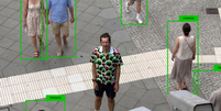 Designer alemão cria estampa com tecnologia que promete camuflar identidade perante câmeras de inteligência artificial em locais públicos Foto: Reprodução/digitalcamouflage
