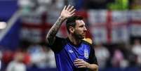 Lionel Messi no aquecimento antes do jogo entre Inglaterra e Argentina pela semifinal da Copa do Mundo de 2026 Foto: Werther Santana/Estad&atilde;o / Estad&atilde;o