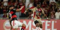 Yony Gonz&aacute;lez, do Independiente Medell&iacute;n, chutando ao gol contra o Flamengo pela Libertadores. Foto: Ruano Carneiro/Alamy Live News