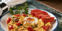 Ovos mexidos cremosos com tomate Foto: Willow Brook Food | Shutterstock / Portal EdiCase