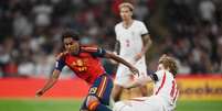 Lamine Yamal marca e sai correndo para comemorar o gol da Espanha Foto: &nbsp;Mike Hewitt/Getty Images / Jogada10