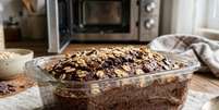 bolo de chocolate com aveia no micro-ondas. Foto: Sa&uacute;deLAB