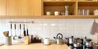 Pequenas substituições podem ajudar a reduzir o uso de plástico na cozinha  Foto: Canva / Bons Fluidos