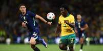 A Austr&aacute;lia, que tamb&eacute;m tem o amarelo e o verde como cores tradicionais, usa um uniforme que, visualmente, remeteu &agrave;s cores mais conhecidas do Brasil  Foto: Chris Hyde/Getty Images
