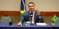 TSE determinou que plataformas digitais retirem conte&uacute;dos que atribuam Fl&aacute;vio Bolsonaro suposta inten&ccedil;&atilde;o de retirar Nossa Senhora Aparecida do t&iacute;tulo de padroeira do Brasil  Foto: Fl&aacute;vio Bolsonaro via YouTube / Estad&atilde;o