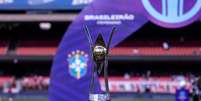 Troféu do Campeonato Brasileiro feminino  Foto: FERNANDO BLADE/FOTOARENA/ESTADÃO CONTEÚDO