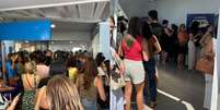 Fila no Col&eacute;gio Nossa Senhora da Luz, no bairro da Pituba, em Salvador (BA)  Foto: Fotos cedidas ao Terra