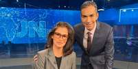 Os &acirc;ncoras do 'Jornal Nacional', Renata Vasconcellos e C&eacute;sar Tralli  Foto: Reprodu&ccedil;&atilde;o