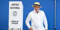 Luiz In&aacute;cio Lula da Silva, atual presidente do Brasil e candidato &agrave; presid&ecirc;ncia, posa para foto ap&oacute;s votar nas elei&ccedil;&otilde;es gerais de 4 de outubro de 2026 em S&atilde;o Bernardo do Campo  Foto: (Foto de Ricardo Moreira/Getty Images)