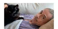 Robert Downey Jr., o eterno Homem de Ferro, hoje aos 61 anos: &lsquo;Entender a maneira como os gatos brincam e brigam &eacute; entender os segredos do universo'.  Foto: Reprodu&ccedil;&atilde;o, Instagram @robertdowneyjr / Purepeople