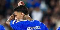 Scamacca fica com a sobra para fuzilar o gol turco - Foto: Marco Luzzani/Getty Images / Jogada10