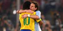 No seu Insta, Ronaldinho celebra Messi. Seu parceiro no Bar&ccedil;a, mas rival nas sele&ccedil;&otilde;es. Foto: Reprodu&ccedil;&atilde;o Instagram de Ronaldinho / Jogada10