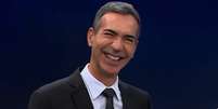 A alegria de C&eacute;sar Tralli no fim da apura&ccedil;&atilde;o de votos incomodou parte da internet  Foto: Reprodu&ccedil;&atilde;o/TV