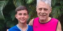 O menino Miguel e Chico Buarque.  Foto: Reprodu&ccedil;&atilde;o/TikTok