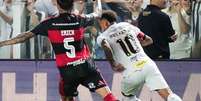 Neymar marca duas vezes de pênalti e salva Santos da derrota contra o Flamengo –  Foto: Raul Baretta/ Santos FC. / Jogada10